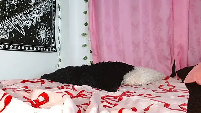 Snapshot of Ebony_D0ll chatting on December 26, 1:29 am Ebony D0ll online show from December 26, 1:29 am