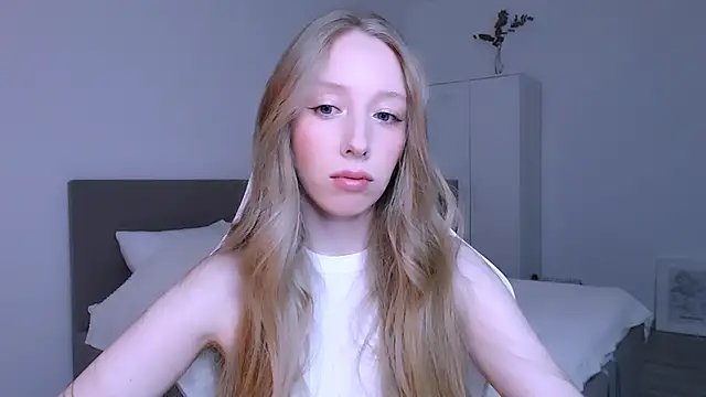 Luna insniity online show from December 15, 8:35 pm