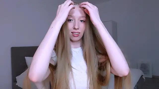 Luna insniity online show from March 4, 9:32 pm