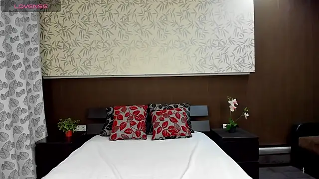 Snapshot of Donna_Evans chatting on December 11, 12:02 am Donna Evans online show from December 11, 12:02 am