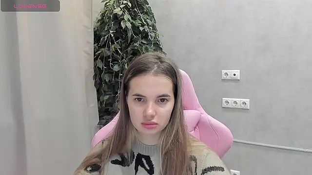 Snapshot of Donna_Evans chatting on December 16, 12:04 am Donna Evans online show from December 16, 12:04 am