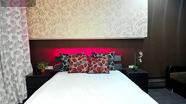 Snapshot of Donna_Evans chatting on January 15, 12:19 am Donna Evans online show from January 15, 12:19 am