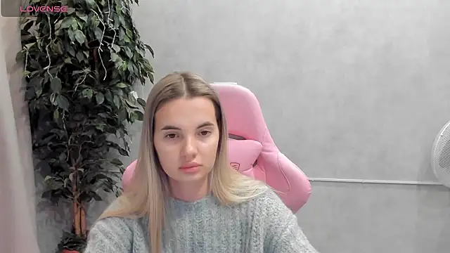 Snapshot of Donna_Evans chatting on February 24, 12:09 am Donna Evans online show from February 24, 12:09 am