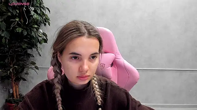 Snapshot of Donna_Evans chatting on March 8, 12:00 am Donna Evans online show from March 8, 12:00 am