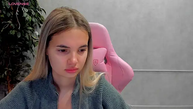 Snapshot of Donna_Evans chatting on March 15, 12:04 am Donna Evans online show from March 15, 12:04 am