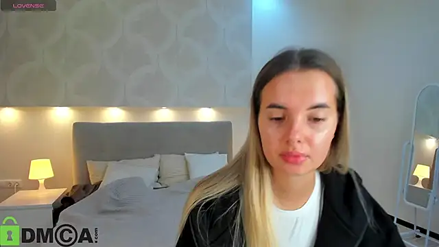 Snapshot of Donna_Evans chatting on September 18, 12:01 am Donna Evans online show from September 18, 12:01 am