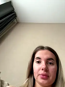 Snapshot of Donna_Evans chatting on October 4, 2:09 am Donna Evans online show from October 4, 2:09 am