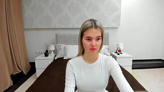 Snapshot of Donna_Evans chatting on November 27, 12:02 am Donna Evans online show from November 27, 12:02 am