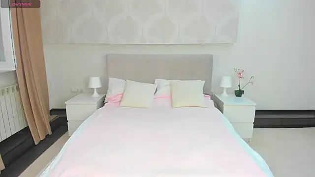 Snapshot of Donna_Evans chatting on July 11, 11:39 pm Donna Evans online show from July 11, 11:39 pm