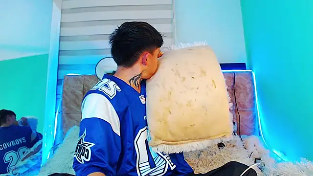 Snapshot of _justinmoon2 chatting on March 16, 4:30 am justinmoon2 online show from March 16, 4:30 am