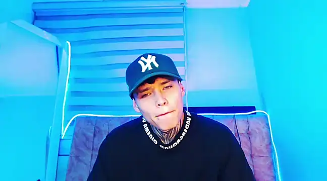 Snapshot of _justinmoon2 chatting on March 20, 5:57 am justinmoon2 online show from March 20, 5:57 am