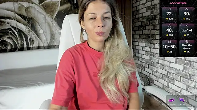 Snapshot of Eva_Melow chatting on October 1, 4:13 pm Eva Melow online show from October 1, 4:13 pm
