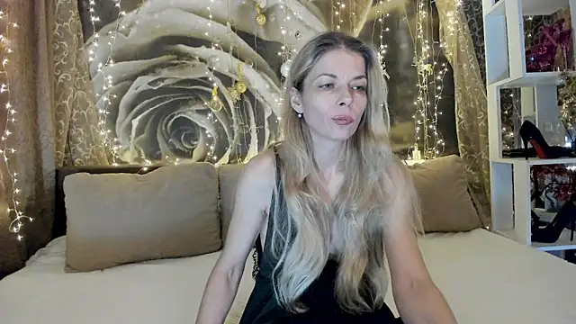 Eva Melow online show from February 22, 9:02 pm