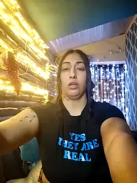 Snapshot of Hotasiansensation chatting on December 19, 4:24 pm Hotasiansensation online show from December 19, 4:24 pm