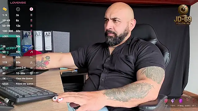 Snapshot of JD-69 chatting on November 13, 7:02 pm JD-69 online show from November 13, 7:02 pm