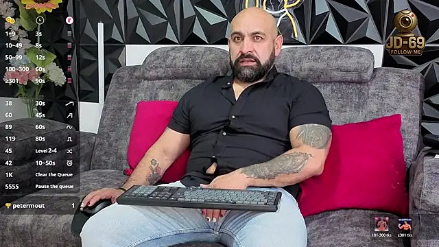 Snapshot of JD-69 chatting on December 16, 6:57 pm JD-69 online show from December 16, 6:57 pm