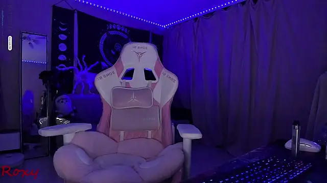 Snapshot of wet_dream_ chatting on November 15, 10:15 pm wet dream online show from November 15, 10:15 pm