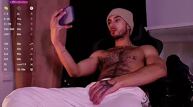 Snapshot of mrj99219 chatting on December 29, 3:46 pm mrj99219 online show from December 29, 3:46 pm