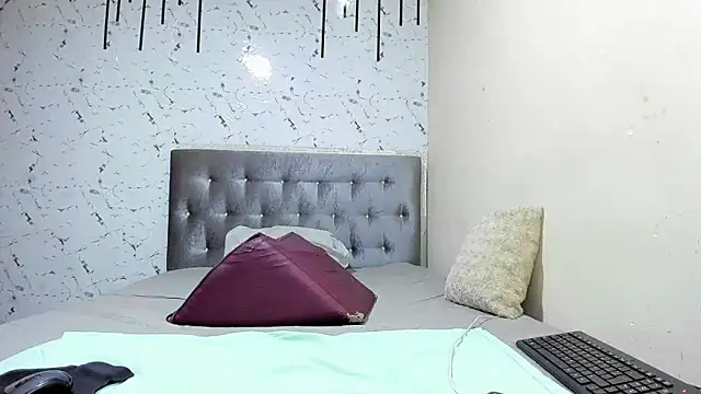 Snapshot of kelleysinedd chatting on October 20, 5:35 pm kelleysinedd online show from October 20, 5:35 pm