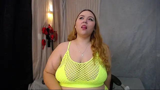 Snapshot of julia_sweet_1 chatting on March 1, 4:15 am julia sweet 1 online show from March 1, 4:15 am