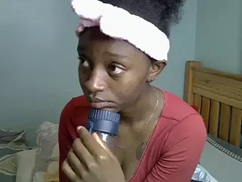 Snapshot of Enkarxx chatting on March 21, 1:56 pm Enkarxx online show from March 21, 1:56 pm