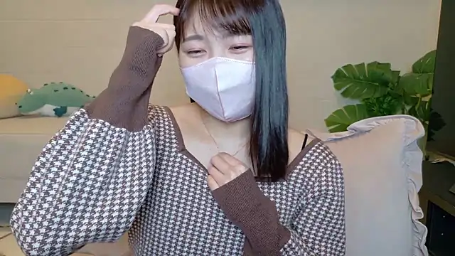 SUZU  online show from February 3, 1:05 pm