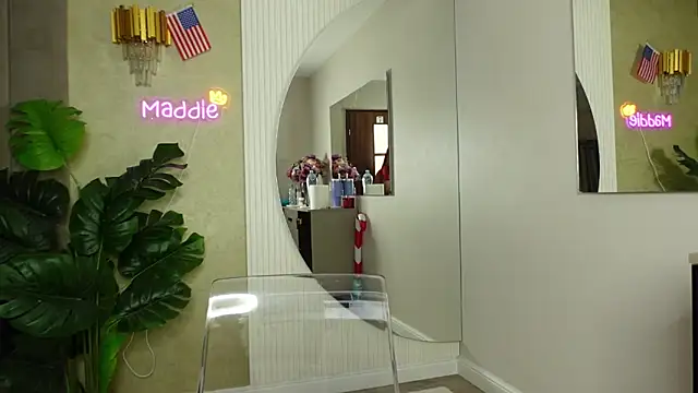 CelesteBailey online show from April 17, 3:20 am