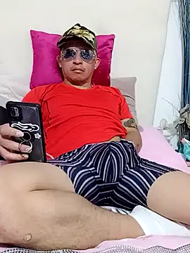 Snapshot of Chdgr chatting on February 4, 2:21 pm Chdgr online show from February 4, 2:21 pm