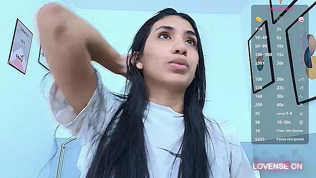 littlee emilyy  online show from December 23, 3:55 pm