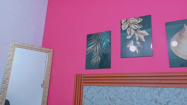 littlee emilyy  online show from April 1, 12:39 pm