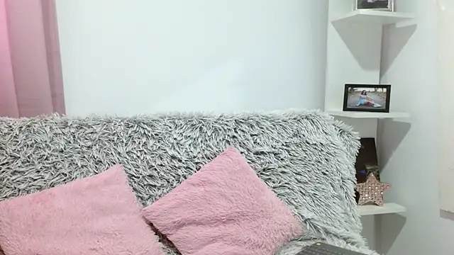 aliicee m online show from September 12, 5:35 pm