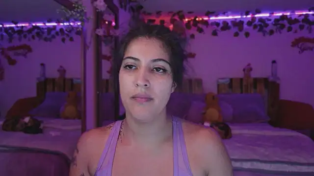 Snapshot of azahar__ziiz chatting on November 23, 1:27 am azahar ziiz online show from November 23, 1:27 am