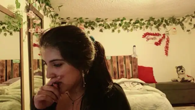 Snapshot of azahar__ziiz chatting on November 24, 8:52 pm azahar ziiz online show from November 24, 8:52 pm