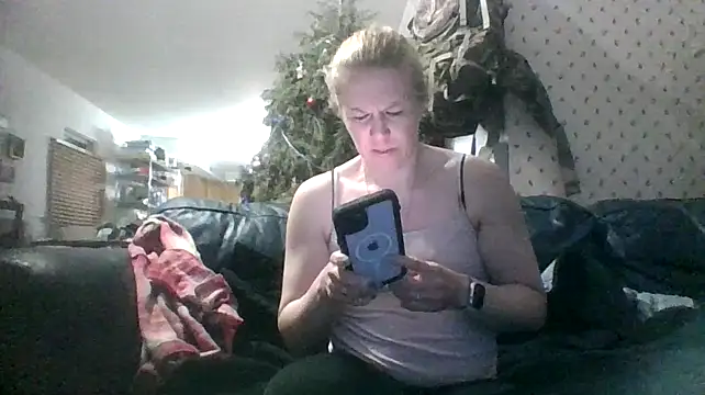 Snapshot of lisamatty4601 chatting on January 5, 12:31 am lisamatty4601 online show from January 5, 12:31 am