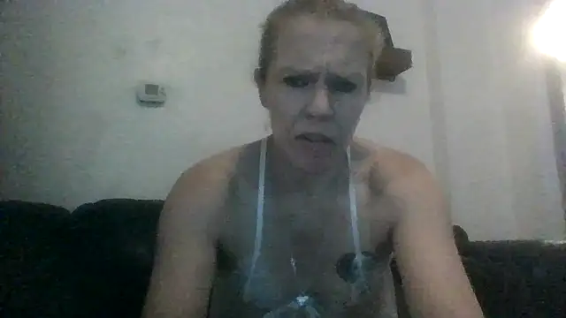 Snapshot of lisamatty4601 chatting on October 11, 11:36 pm lisamatty4601 online show from October 11, 11:36 pm