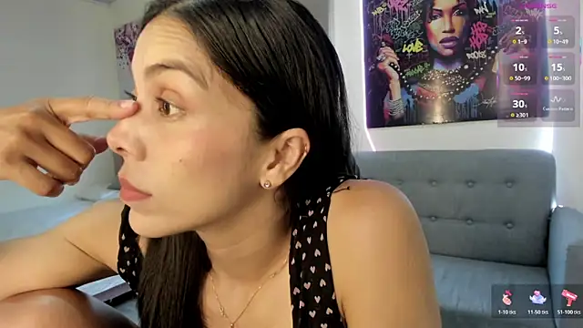 Snapshot of andykiuty chatting on February 4, 7:31 pm andykiuty online show from February 4, 7:31 pm