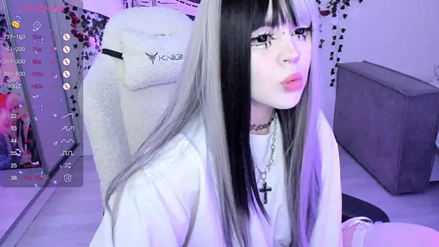 SelenaCute online show from November 10, 5:39 am