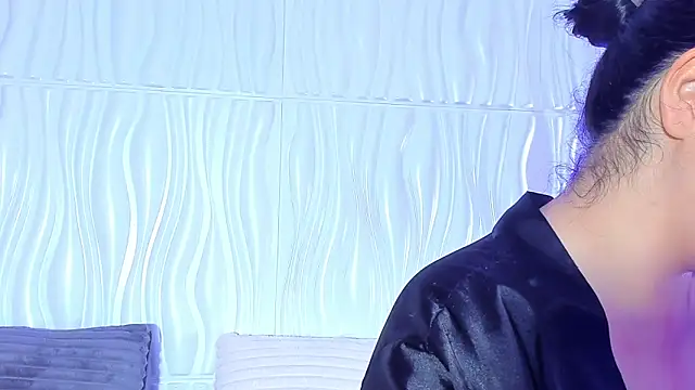 Abby  colins online show from April 15, 3:52 pm