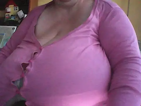 Snapshot of Nataliesbestjuggs chatting on June 14, 3:52 am Nataliesbestjuggs online show from June 14, 3:52 am