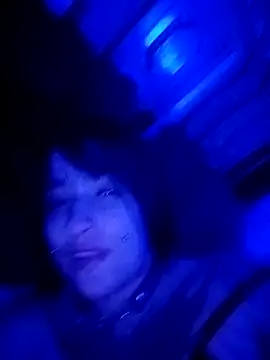 sarah benjjaminn online show from April 21, 9:37 am