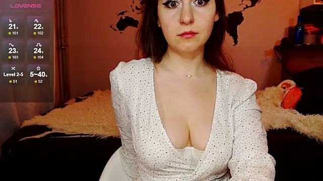 Snapshot of missgenevaonceagain_ chatting on February 19, 11:04 pm missgenevaonceagain online show from February 19, 11:04 pm