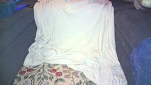 Snapshot of G__u__y chatting on November 30, 5:06 pm G u y online show from November 30, 5:06 pm