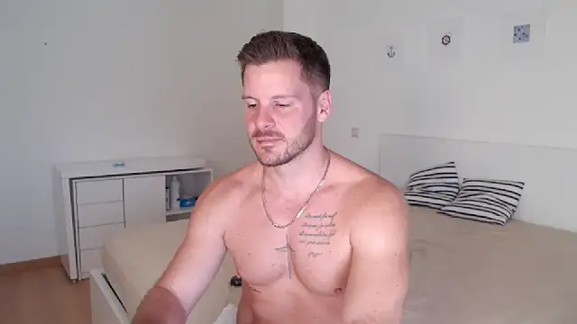 Snapshot of SexyandMarried1 chatting on January 31, 12:18 pm SexyandMarried1 online show from January 31, 12:18 pm