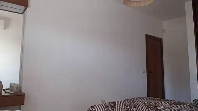 Snapshot of SexyandMarried1 chatting on November 6, 1:34 pm SexyandMarried1 online show from November 6, 1:34 pm