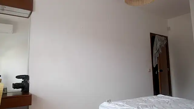 Snapshot of SexyandMarried1 chatting on December 4, 10:46 am SexyandMarried1 online show from December 4, 10:46 am