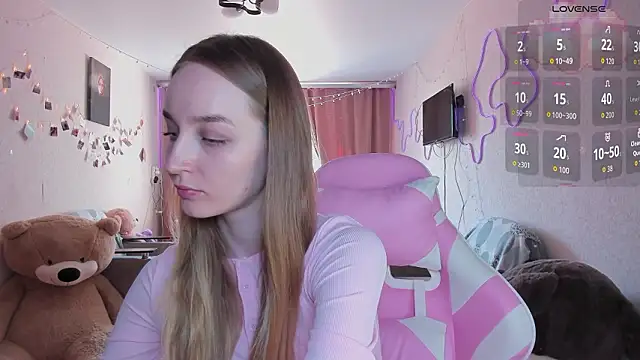 MoonDust online show from March 29, 9:20 am