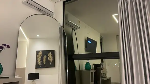 HOT LADY 777 online show from January 30, 6:03 am