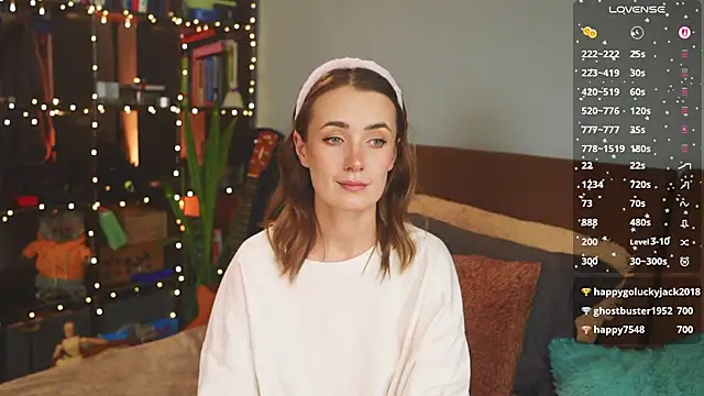 Snapshot of bananya_kitty chatting on December 15, 5:06 pm bananya kitty online show from December 15, 5:06 pm