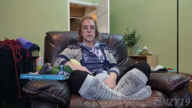 Linzy 19 online show from January 13, 6:16 pm