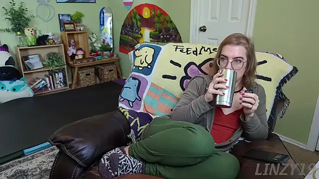 Linzy 19 online show from February 13, 5:33 pm